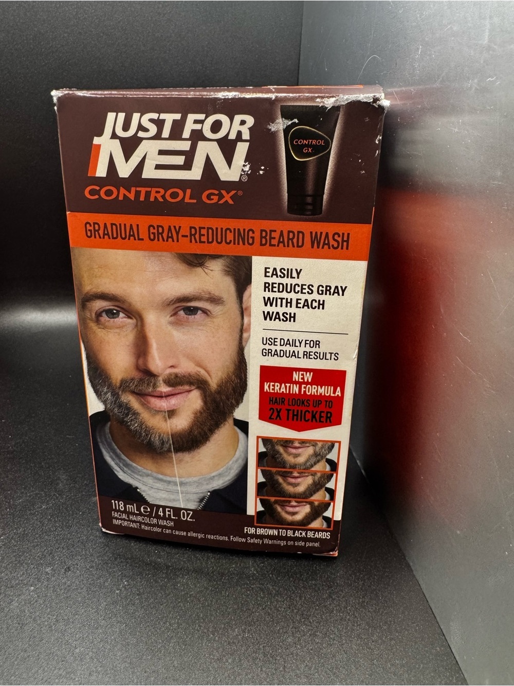 NWT Gradual Gray-Reducing Beard Wash - Brown/Black